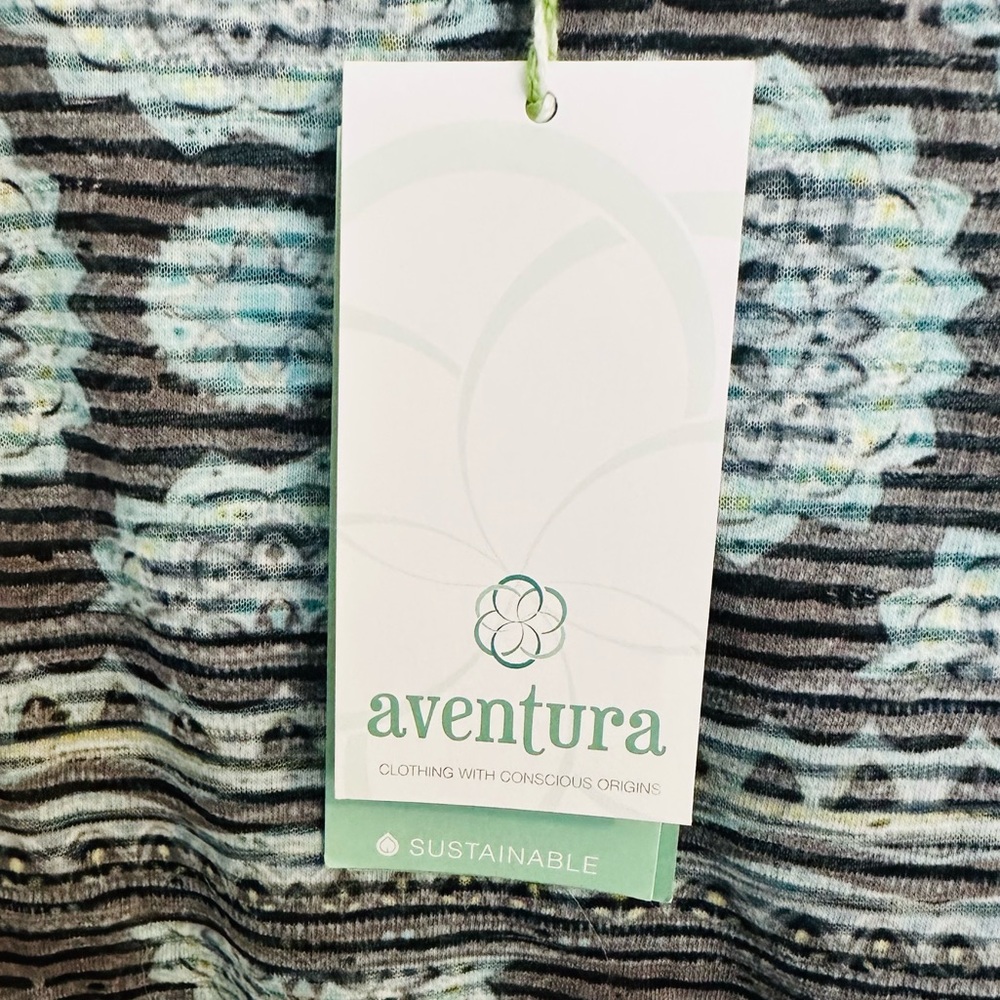 NWT Aventura Short Sleeve Patterned Tee in Blue and Gray - Picture 3 of 8